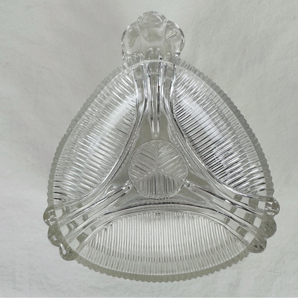 Hazel Atlas Art Deco Triangle Trinket Dishes (3)